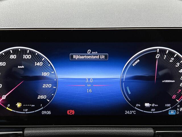Mercedes-Benz GLA-KLASSE 250 e 140 Year Edition | Plus Pakket | Nightpakket | Parkeerpakket | Panoramaschuifdak | 20" tien-dubbelspaaks AMG velgen | Warmtewerend, donkergetint glas |