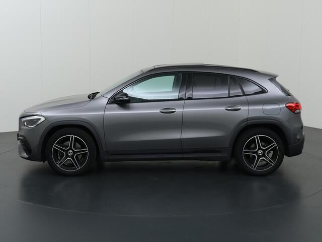Mercedes-Benz GLA-KLASSE 200 Business Solution AMG | Night | Panoramadak | Memory stoelen | Sfeerverlichting |