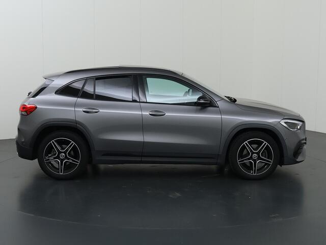 Mercedes-Benz GLA-KLASSE 200 Business Solution AMG | Night | Panoramadak | Memory stoelen | Sfeerverlichting |