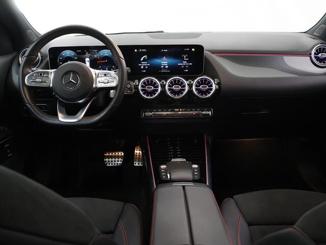 Mercedes-Benz GLA-KLASSE 200 Business Solution AMG | Night | Panoramadak | Memory stoelen | Sfeerverlichting |