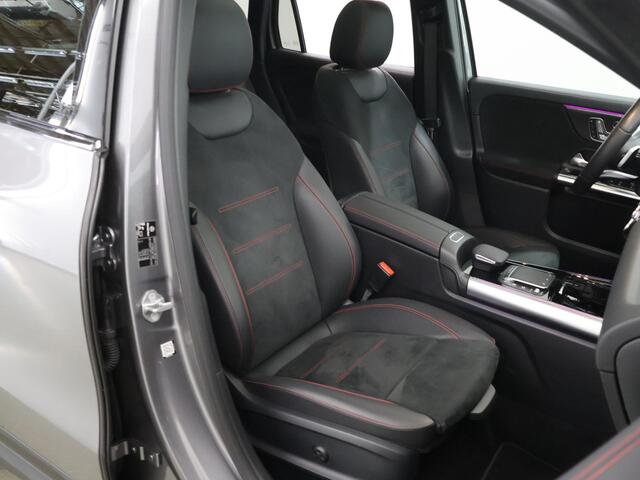Mercedes-Benz GLA-KLASSE 200 Business Solution AMG | Night | Panoramadak | Memory stoelen | Sfeerverlichting |