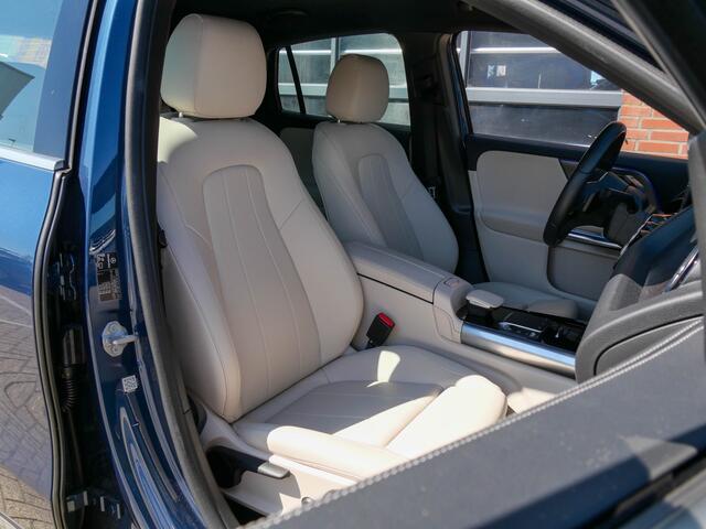 Mercedes-Benz GLA-KLASSE 200 Business Solution Luxury | LEDER | CAMERA | NAVIGATIE | 1.800kg Trekgew! |