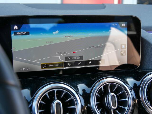 Mercedes-Benz GLA-KLASSE 200 Business Solution Luxury | LEDER | CAMERA | NAVIGATIE | 1.800kg Trekgew! |