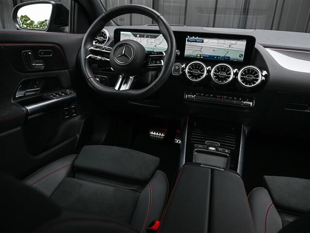 Mercedes-Benz GLA-KLASSE 250 e Business Solution AMG | Panorama dak | Memory seats | Stoelverwarming | Head-up | Camera | Ambiance interieur | Distronic |