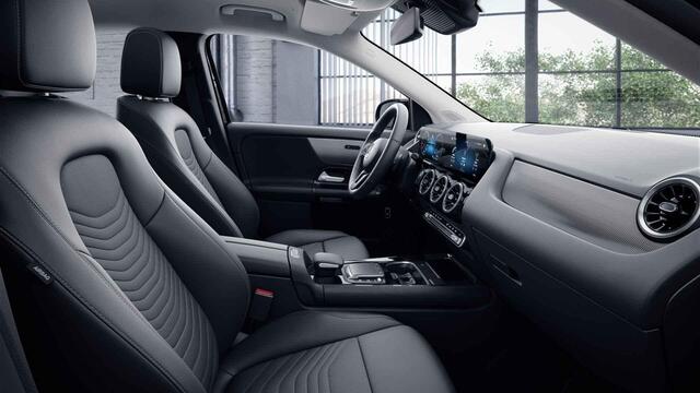 Mercedes-Benz GLA-KLASSE 250 e AMG Line | Trekhaak | Widescreen | Stoelverwarming | Apple Carplay |