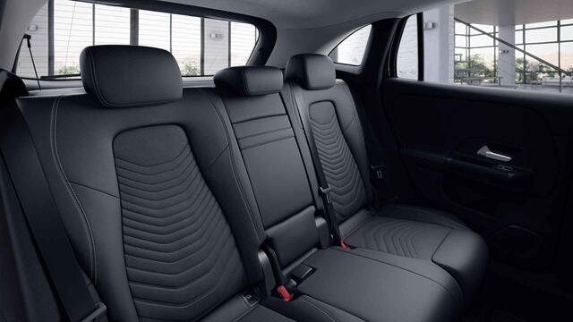 Mercedes-Benz GLA-KLASSE 250 e AMG Line | Trekhaak | Widescreen | Stoelverwarming | Apple Carplay |