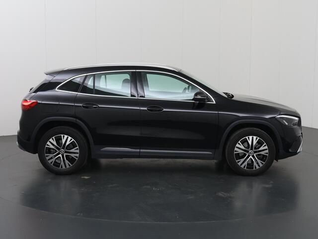 Mercedes-Benz GLA-KLASSE 250 e Luxury Line | Trekhaak | Verwarmd stuur | Winter pakket | 11 KW laden | Stoelverwarming |