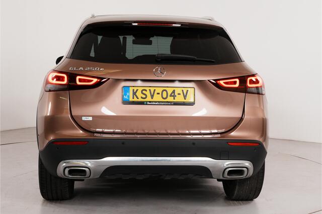 Mercedes-Benz GLA-KLASSE 250 e AMG Line | Pano | Camera | Ambient | Digi dash |