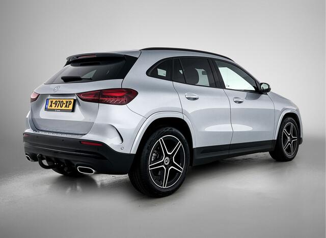 Mercedes-Benz GLA-KLASSE 180 AMG Line | Night pakket | Alarm klasse 3 | Trekhaak Inclusief 24 maanden MB Certified garantie voor Europa.