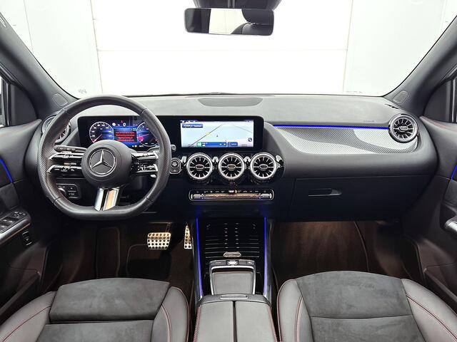 Mercedes-Benz GLA-KLASSE 180 AMG Line | Night pakket | Alarm klasse 3 | Trekhaak Inclusief 24 maanden MB Certified garantie voor Europa.