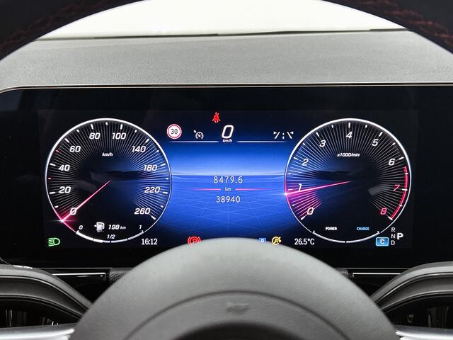 Mercedes-Benz GLA-KLASSE 180 AMG Line | Night pakket | Alarm klasse 3 | Trekhaak Inclusief 24 maanden MB Certified garantie voor Europa.