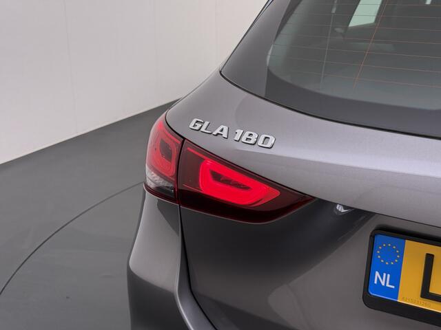 Mercedes-Benz GLA-KLASSE 180 Luxury Line | Pano Memory Multibeam Sfeer Keyless