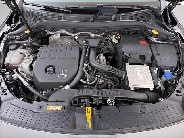 Mercedes-Benz GLA-KLASSE 180 Luxury Line | Pano Memory Multibeam Sfeer Keyless