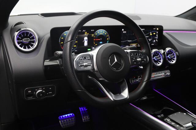 Mercedes-Benz GLA-KLASSE 250 e 218 PK AMG Line PHEV, Trekhaak, Adap. Cruise Control, Head-Up, 360 Camera