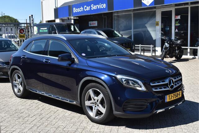 Mercedes-Benz GLA-KLASSE 180 Business Solution AMG | NL-Auto | Leyless | Camera | Afn.trekhaak | Carplay | Stoelverwarming | Full LED | Zeer netjes