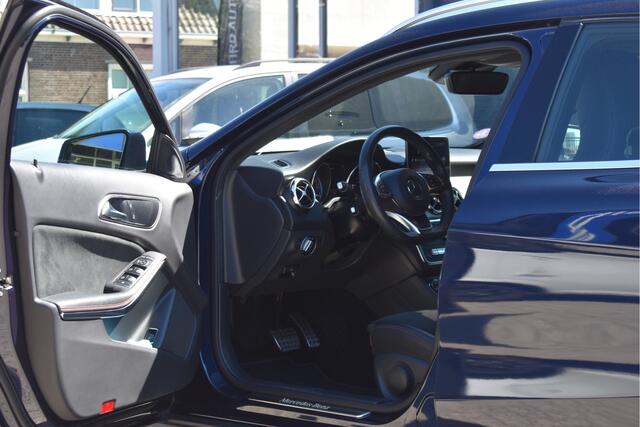 Mercedes-Benz GLA-KLASSE 180 Business Solution AMG | NL-Auto | Leyless | Camera | Afn.trekhaak | Carplay | Stoelverwarming | Full LED | Zeer netjes