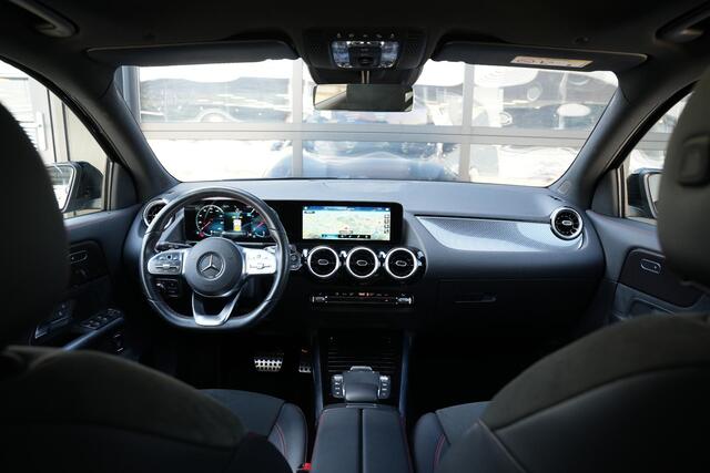 Mercedes-Benz GLA-KLASSE 200 AMG Panoramadak Multibeam LED Trekhaak