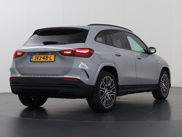 Mercedes-Benz GLA-KLASSE 250 e Star Edition AMG Line | Night | Panoramadak | Trekhaak | Memory stoelen | Dodehoekassistent | Sfeerverlichting | 20" Velgen |