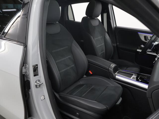 Mercedes-Benz GLA-KLASSE 250 e Star Edition AMG Line | Night | Panoramadak | Trekhaak | Memory stoelen | Dodehoekassistent | Sfeerverlichting | 20" Velgen |