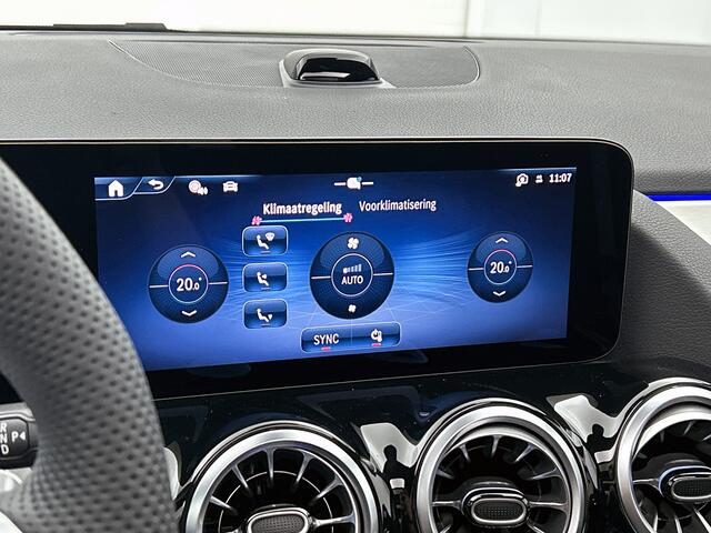 Mercedes-Benz GLA-KLASSE 250 e 140 Year Edition | Plus pakket | Nightpakket | Trekhaak | Panoramaschuifdak | 20" tien-dubbelspaaks AMG velgen | Warmtewerend, donkergetint glas |