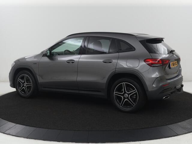Mercedes-Benz GLA-KLASSE 250 e Business Solution AMG Limited | SOH 95,2% | Leder/alcantara | Stoelverwarming | Carplay | Sfeerverlichting | Cruise control | Camera | Park assist | Trekhaak