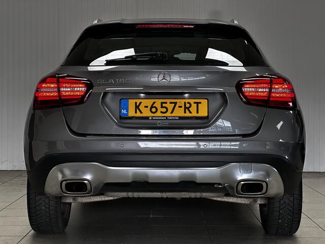 Mercedes-Benz GLA-KLASSE 180 Premium Plus/ Automaat/ Camera/ Sportstoelen/ Apple + Android/ Stoelverw./ 18'' LMV/ Cruise/ LED Koplampen/ PDC V+A/ Bluetooth/ LEDER/ Dakrails/ Chroom/ Navi.
