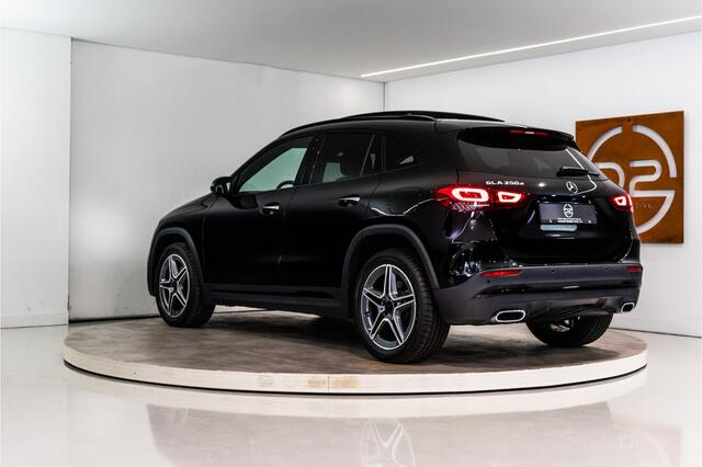 Mercedes-Benz GLA-KLASSE 250 e AMG 218PK | Pano | Keyless | Dodehoek | ACC | Carplay | 12 MND Garantie