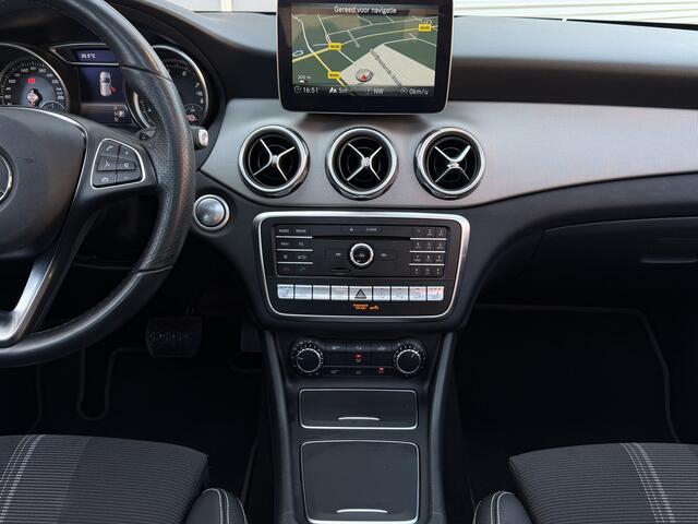 Mercedes-Benz GLA-KLASSE 220 4Matic Business I Aut. I Pano.dak I Navi I 50.000 km