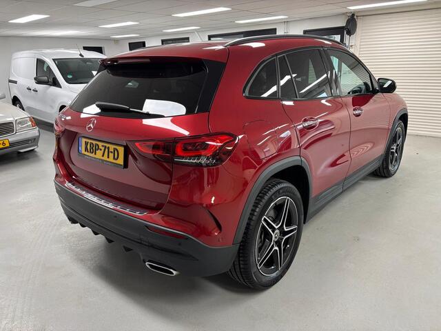 Mercedes-Benz GLA-KLASSE 250 e AMG Line Panorama Keyless Go Camera Led Sfeerverlichting