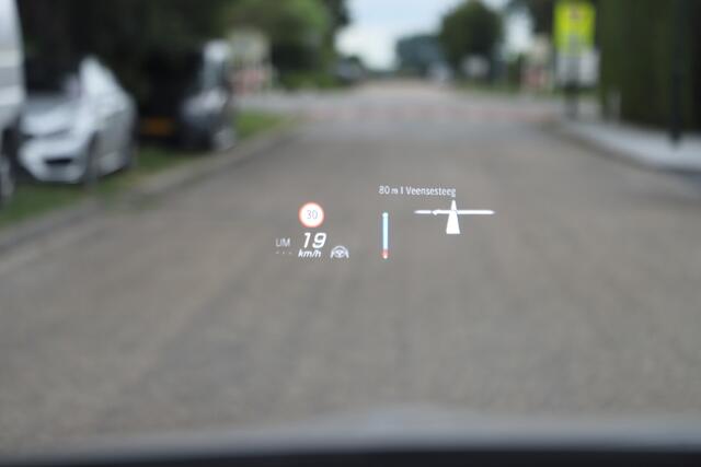 Mercedes-Benz GLA-KLASSE 250e AMG | 218PK | Head-up | Keyless-go | Burmester | Pano | Stuurwielverw. | Sfeerverlichting | Memory | Alpine grey | 2024.
