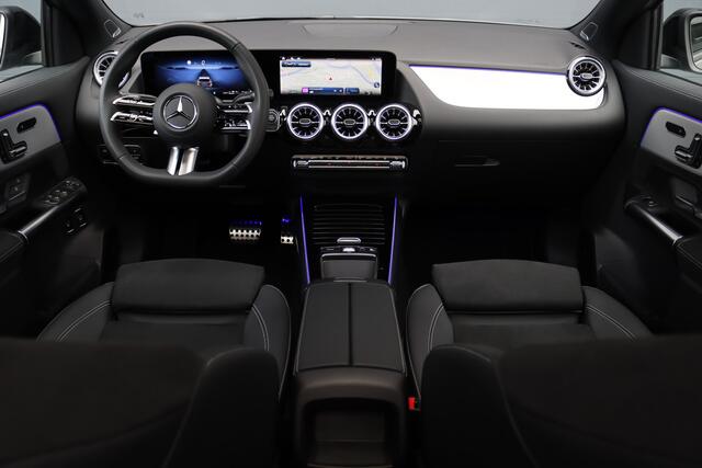 Mercedes-Benz GLA-KLASSE 250 e AMG Line | Panoramadak | Burmester | Distronic | Memory | Trekhaak | Camera | Sfeerverlichting | Dodehoekassistent |