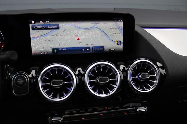 Mercedes-Benz GLA-KLASSE 250 e AMG Line | Panoramadak | Burmester | Distronic | Memory | Trekhaak | Camera | Sfeerverlichting | Dodehoekassistent |