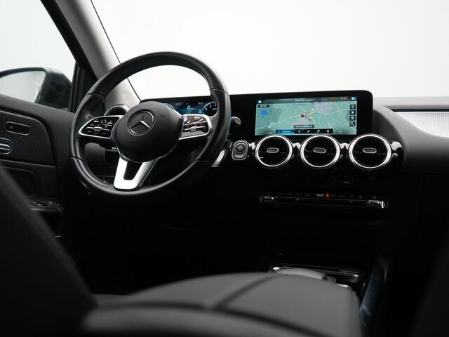 Mercedes-Benz GLA-KLASSE 250 e Luxury Line PHEV 218pk Dealer O.H | SOH 96.6% | Trekhaak Af Fabriek | Sportstoelen Memory & Verwarmd | Cruise Control | Camera | Blis | Keyless | Carplay | DAB | Navigatie | Virtual | 18"L.M | Plug In Hybrid