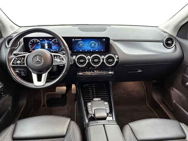 Mercedes-Benz GLA-KLASSE 180 | Trekhaak | Stoelverwarming | Apple Carplay | Elektrische Kofferklep | Inclusief 24 maanden MB Certified garantie voor Europa.