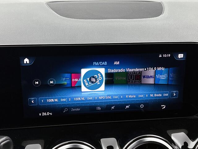 Mercedes-Benz GLA-KLASSE 180 | Trekhaak | Stoelverwarming | Apple Carplay | Elektrische Kofferklep | Inclusief 24 maanden MB Certified garantie voor Europa.