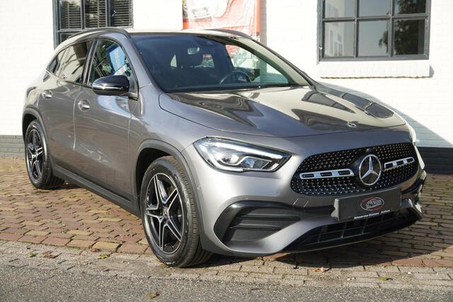 Mercedes-Benz GLA-KLASSE 200 AMG Night pakket Camera Trekhaak