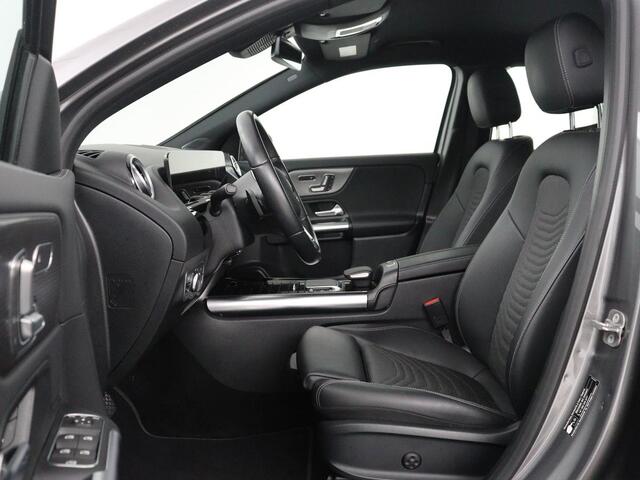 Mercedes-Benz GLA-KLASSE 250 e Luxury Line | SOH 92,9% | Half leder | Memory | Stoelverwarming | Adaptive cruise | Sfeerverlichting | Carplay | Camera | Park assist | Elektrische achterklep | Keyless