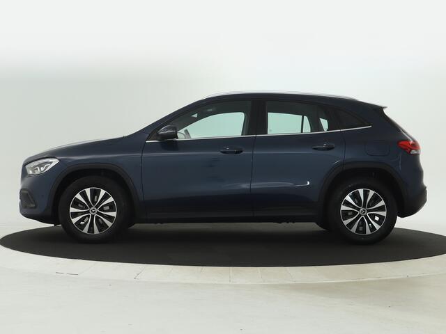 Mercedes-Benz GLA-KLASSE 180 Style Plus | EASY PACK achterklep | Parkeerpakket met achteruitrijcamera | Stoelverwarming | Spiegelpakket Inclusief 24 maanden Mercedes-Benz Certified garantie voor Europa.