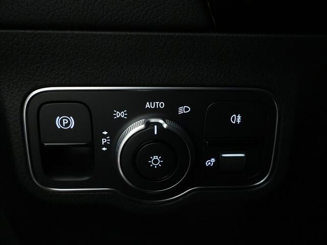 Mercedes-Benz GLA-KLASSE 180 Style Plus | EASY PACK achterklep | Parkeerpakket met achteruitrijcamera | Stoelverwarming | Spiegelpakket Inclusief 24 maanden Mercedes-Benz Certified garantie voor Europa.