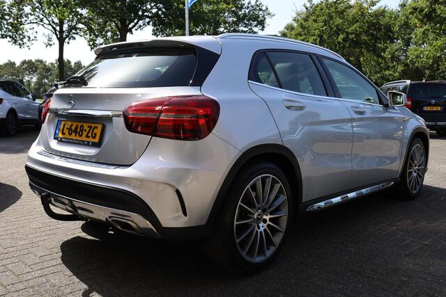 Mercedes-Benz GLA-KLASSE 180 AMG Night Upgrade PANO TREKHAAK-AFN LEER STOELVERW. CAMERA CRUISE SPORTSTOEL STUURFLIPPERS 2XPDC 19''AMG VELGEN