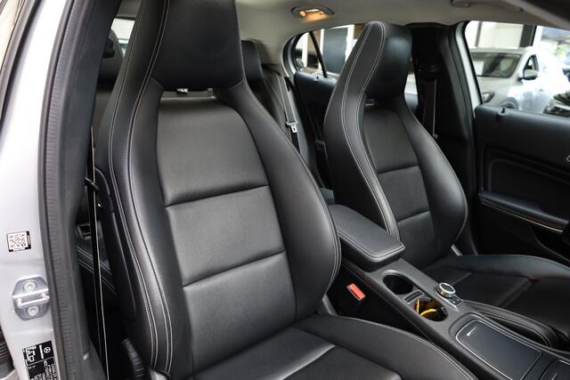 Mercedes-Benz GLA-KLASSE 180 AMG Night Upgrade PANO TREKHAAK-AFN LEER STOELVERW. CAMERA CRUISE SPORTSTOEL STUURFLIPPERS 2XPDC 19''AMG VELGEN