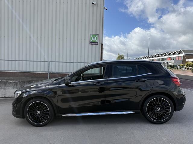 Mercedes-Benz GLA-KLASSE 180 Bus. Sol. AMG