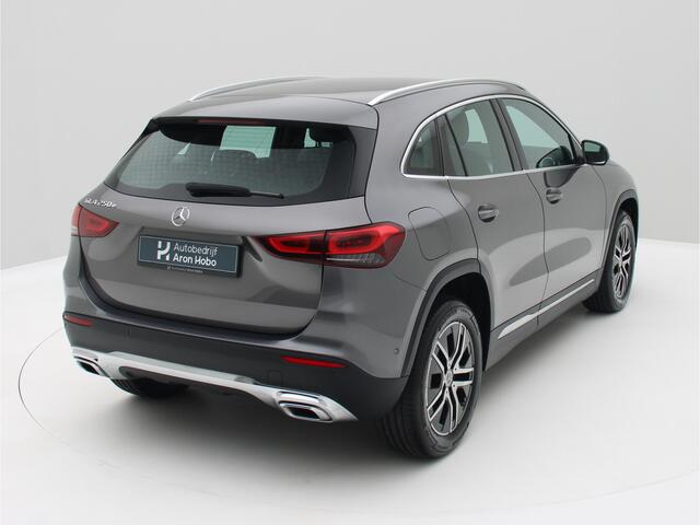 Mercedes-Benz GLA-KLASSE 250 e Progressive Camera, Carplay, Sfeerverlichting