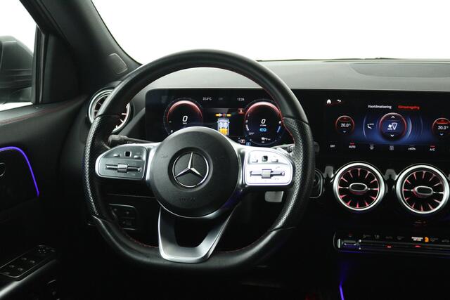 Mercedes-Benz GLA-KLASSE 250 e Progressive (SFEERVERLICHTING, STOELVERWARMING, NAVIGATIE, PARKEERSENSOREN)