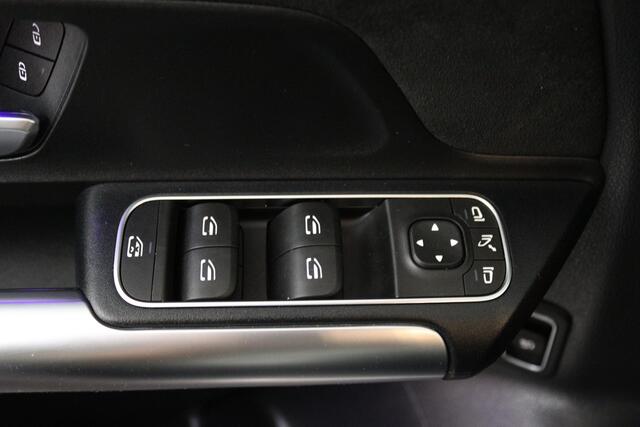 Mercedes-Benz GLA-KLASSE 250 e Progressive (SFEERVERLICHTING, STOELVERWARMING, NAVIGATIE, PARKEERSENSOREN)