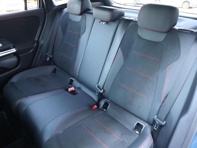 Mercedes-Benz GLA-KLASSE 250 e AMG Line l Keyless l Achteruitrij camera l Stoelverwarming