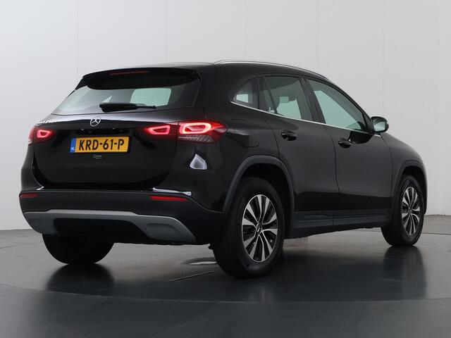 Mercedes-Benz GLA-KLASSE 250 e AMG Line | Trekhaak | Widescreen | Stoelverwarming | Apple Carplay |