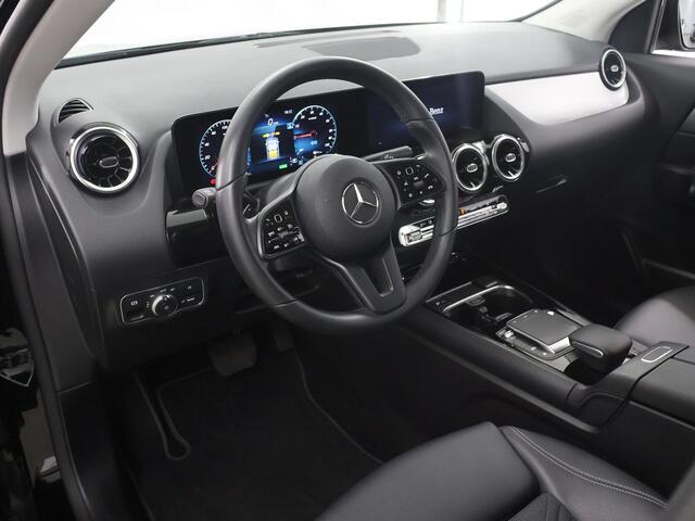 Mercedes-Benz GLA-KLASSE 250 e AMG Line | Trekhaak | Widescreen | Stoelverwarming | Apple Carplay |