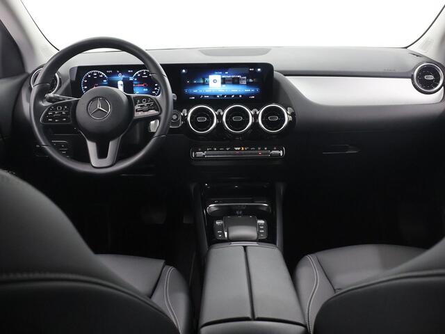Mercedes-Benz GLA-KLASSE 250 e AMG Line | Trekhaak | Widescreen | Stoelverwarming | Apple Carplay |