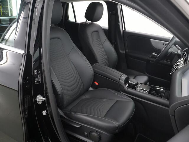 Mercedes-Benz GLA-KLASSE 250 e AMG Line | Trekhaak | Widescreen | Stoelverwarming | Apple Carplay |
